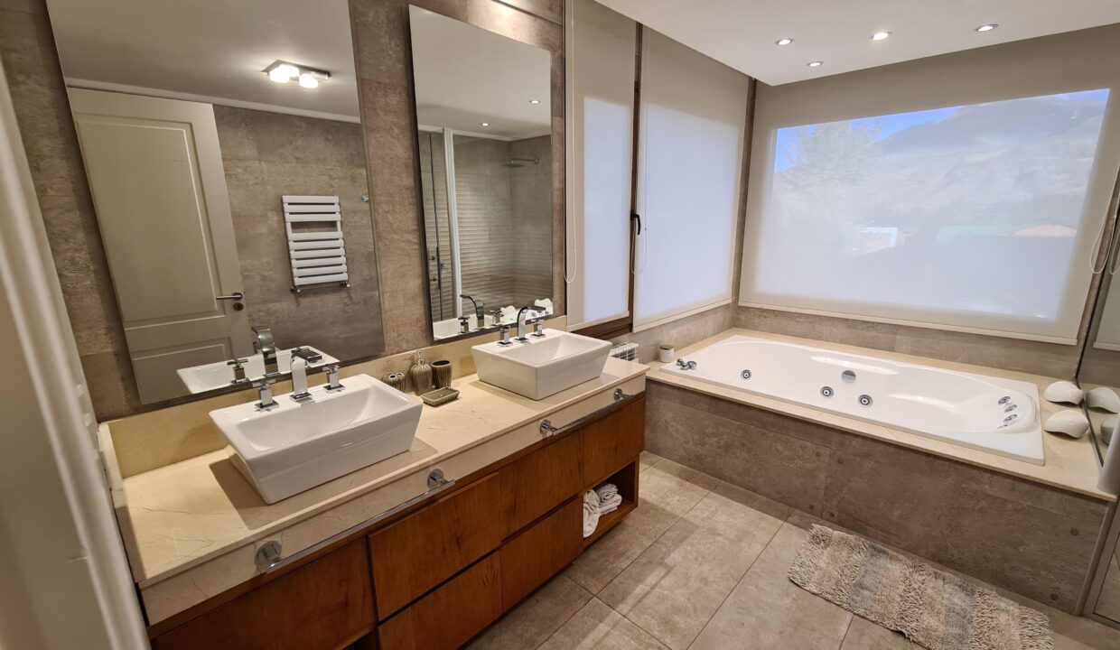 WhatsApp Image 2024-03-25 at 12.11.10